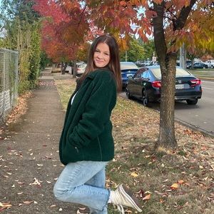 Meet your Posher, Jaelyn